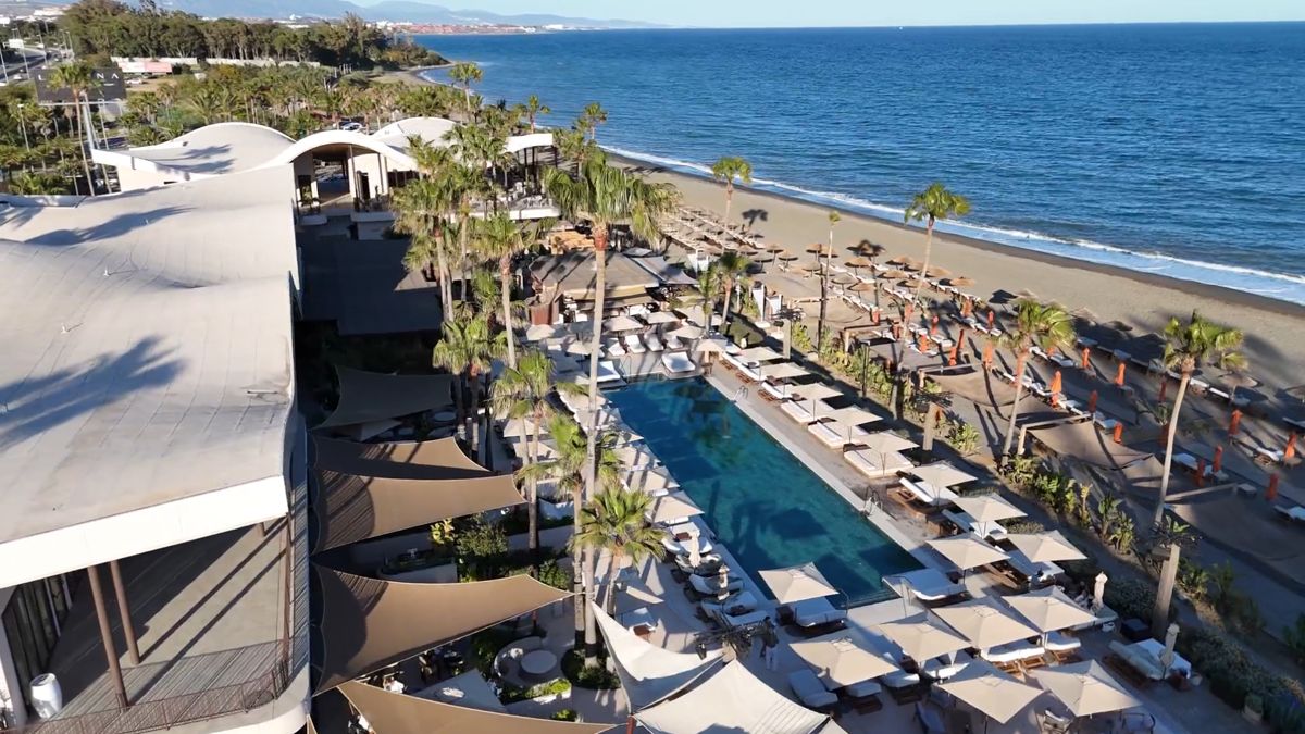 Beachclub aan de New Golden Mile bij Estepona
